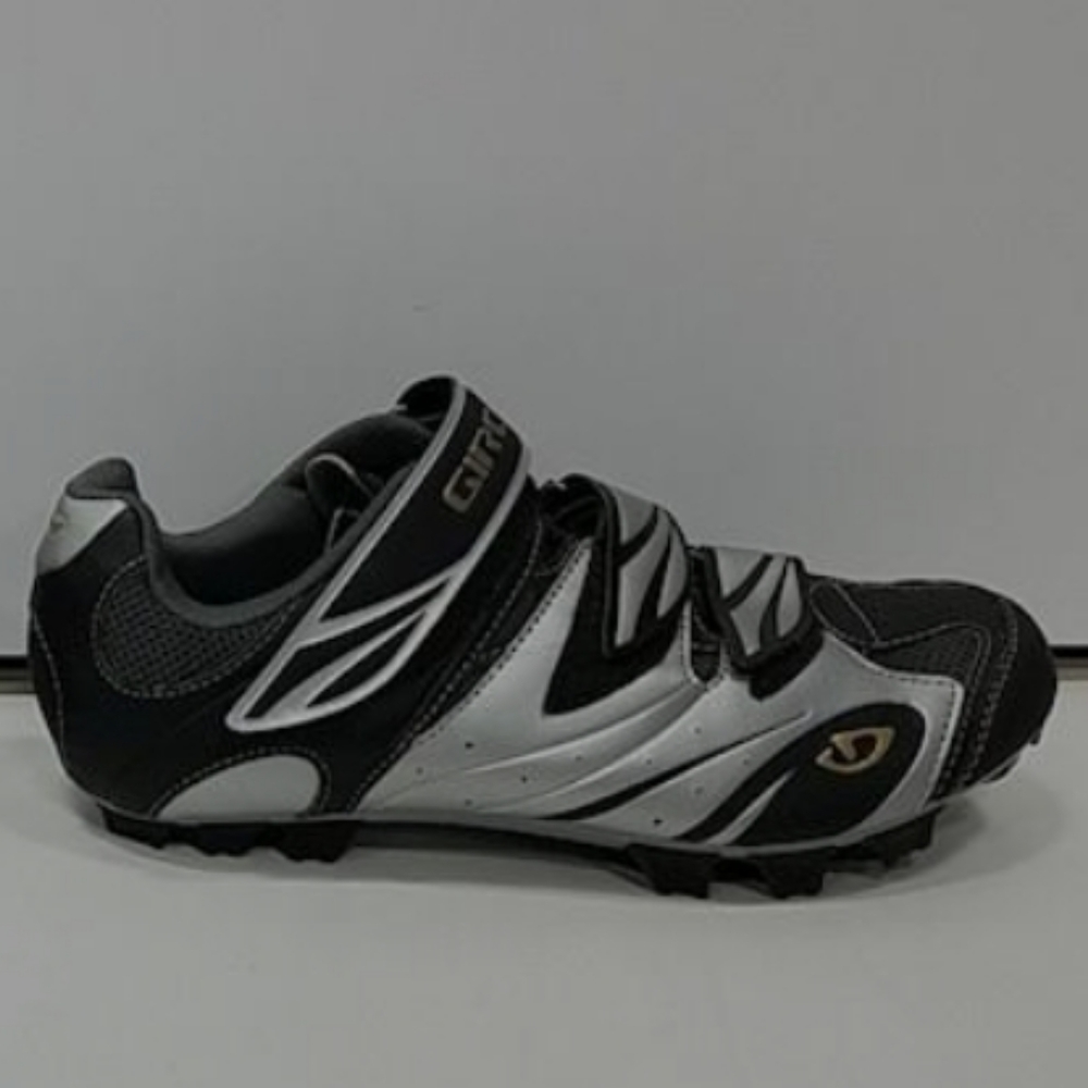 Giro Women's Bicycle Clip-On Shoes